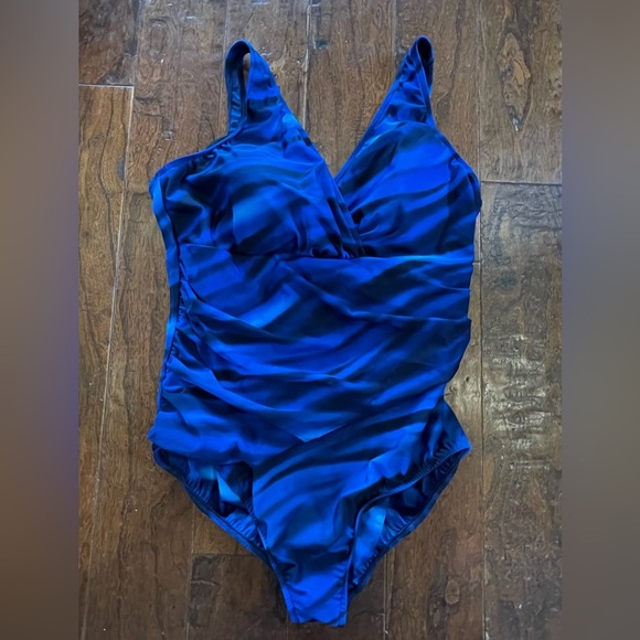 Trimshaper Swimwear Size 24 - Picture 1 of 8